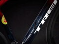 Bicykel Trek Domane SLR 9 Gen 4 červený modrý