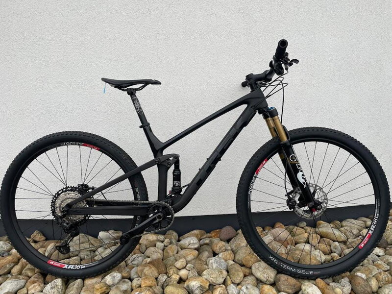 Bicykel Trek Top Fuel Carbon čierny