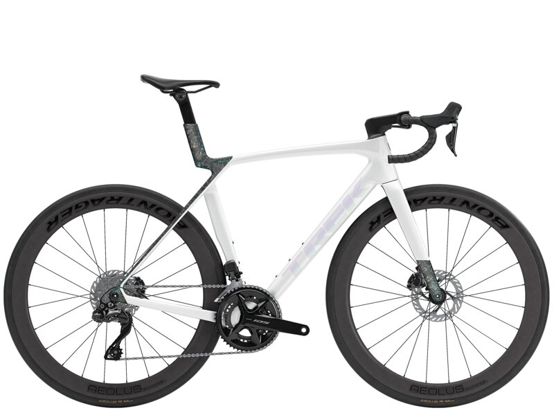 Madone SL 6 Gen 8 - Gloss Crystal White/Matte Deep Smoke Madone SL 6 Gen 8 - Gloss Crystal White/Matte Deep Smoke